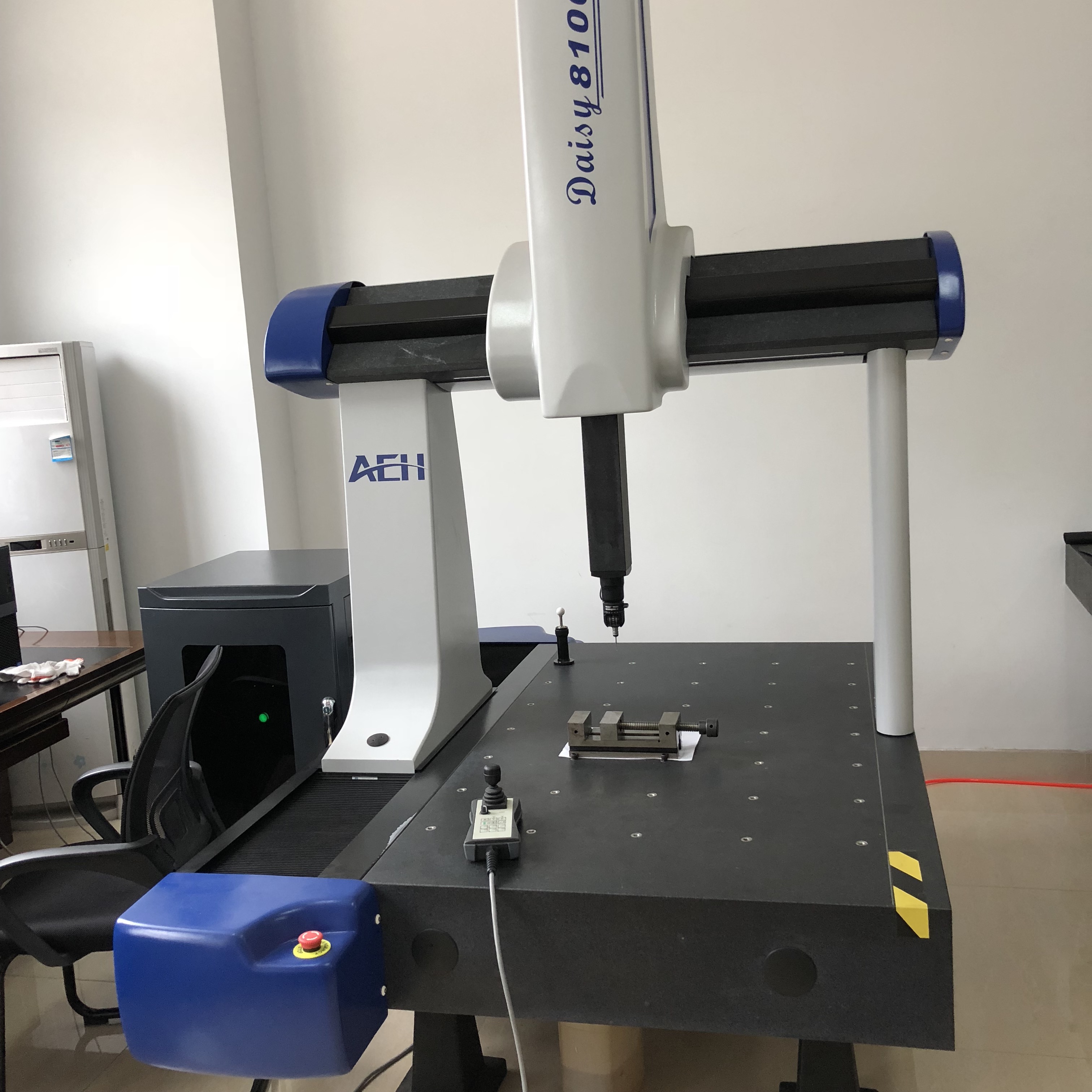 三坐标仪Coordinate Measuring Machine.JPG